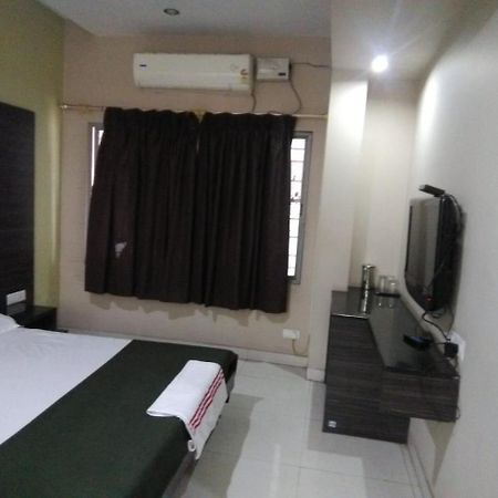 Iroomz Hoysala Residency Bellary Ngoại thất bức ảnh