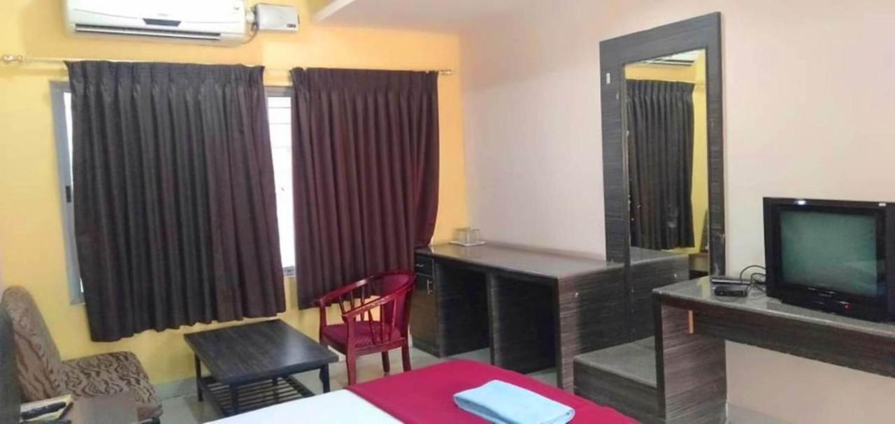 Iroomz Hoysala Residency Bellary Ngoại thất bức ảnh
