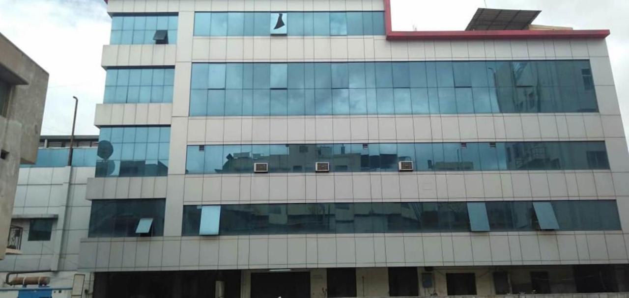Iroomz Hoysala Residency Bellary Ngoại thất bức ảnh