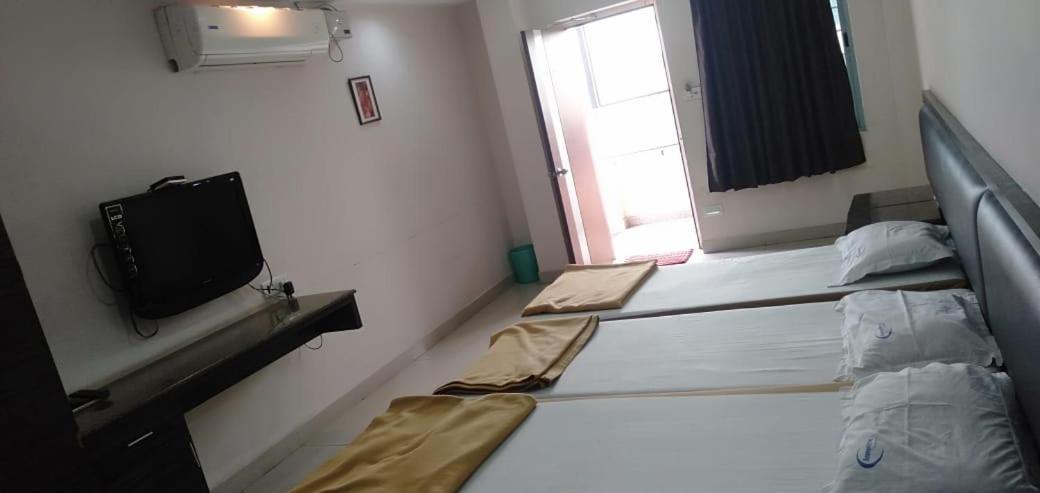 Iroomz Hoysala Residency Bellary Ngoại thất bức ảnh