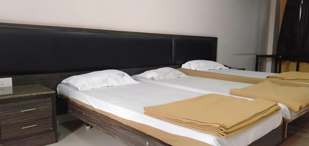 Iroomz Hoysala Residency Bellary Ngoại thất bức ảnh