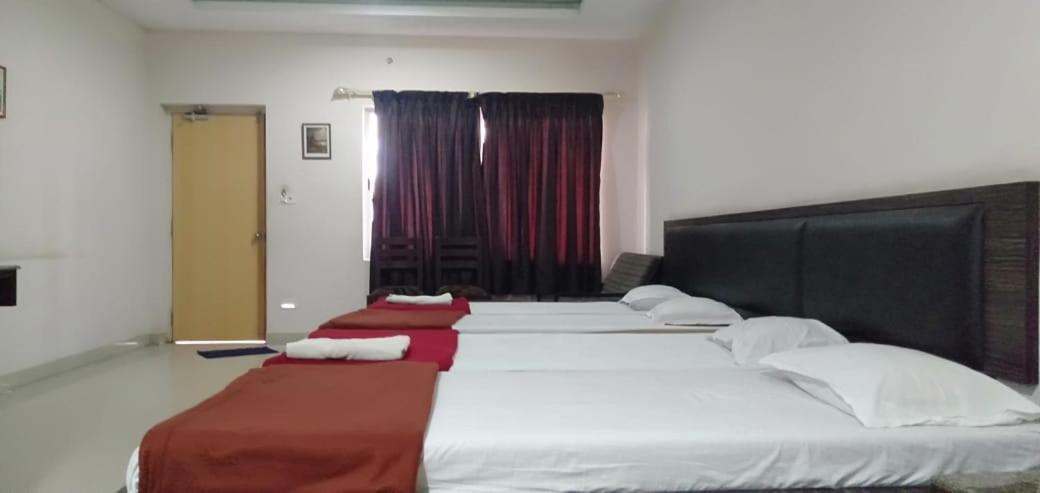 Iroomz Hoysala Residency Bellary Ngoại thất bức ảnh